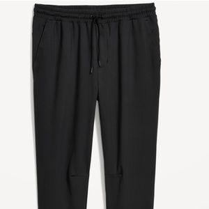 Old Navy PowerSoft Coze Edition Go-Dry Tapered Pants for Men in Black